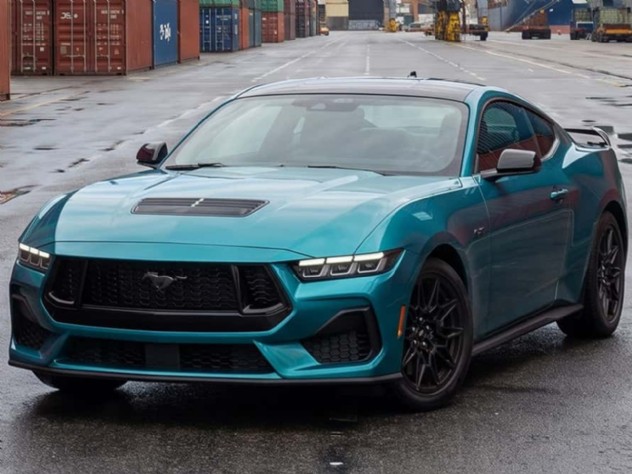 Ford traz de volta o Mustang GT, agora com estilo renovado; veja quanto custa