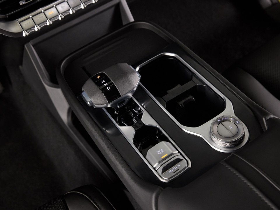 Nissan�Frontier Pro 2026 - c�mbio