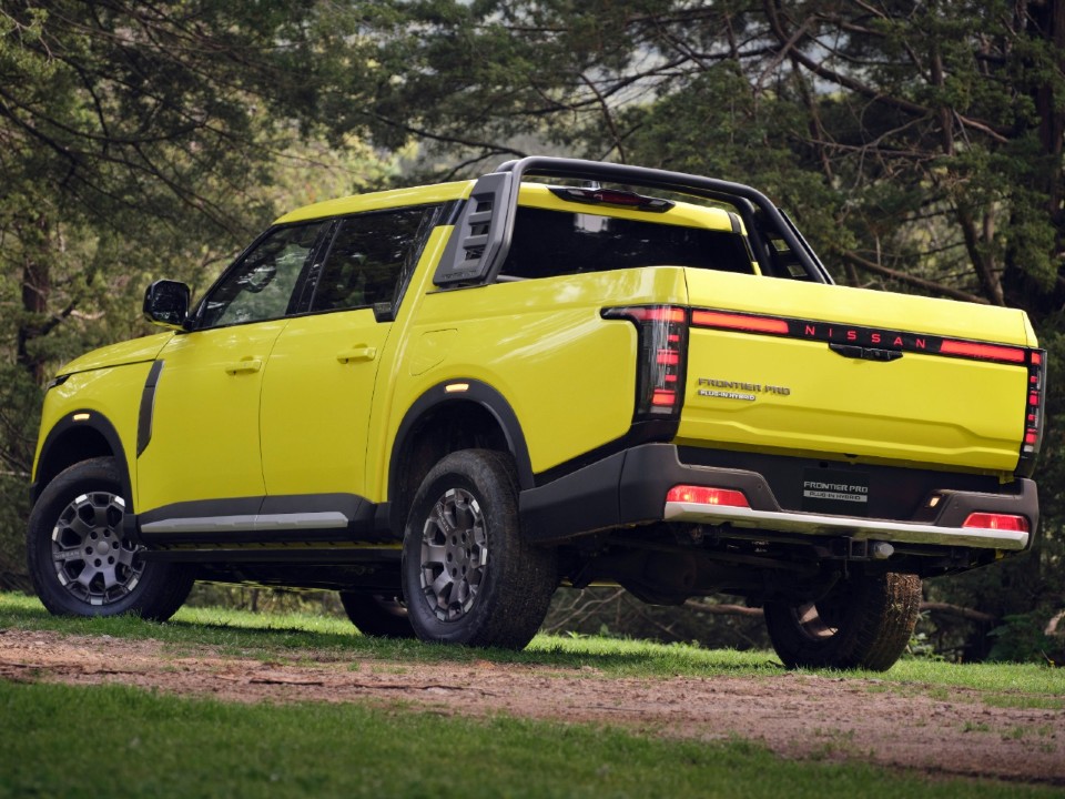 Nissan�Frontier Pro 2026 - �ngulo traseiro