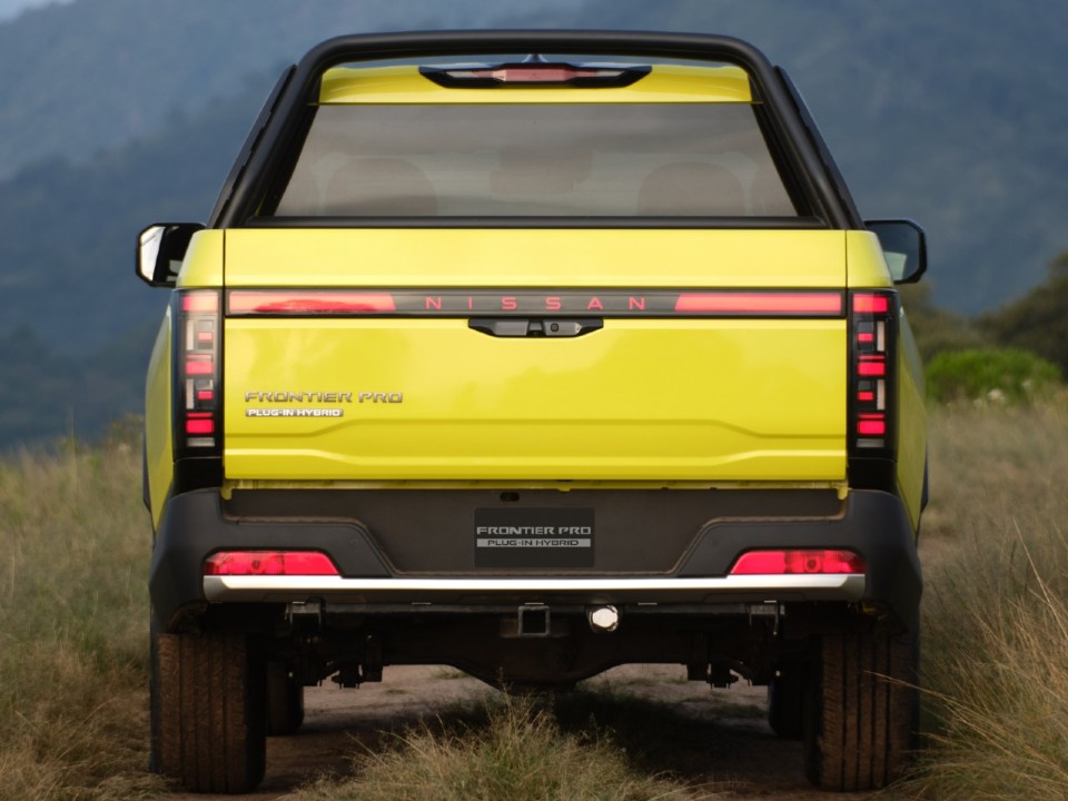 Nissan�Frontier Pro 2026 - traseira