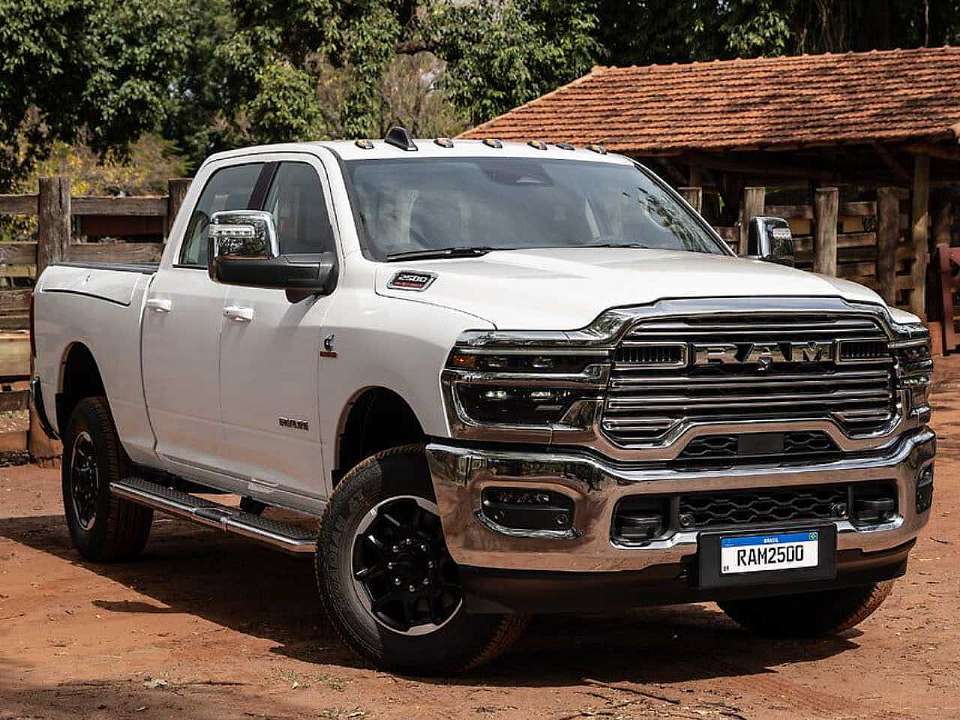 RAM�2500 2026 - �ngulo frontal
