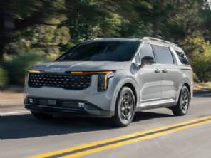 Kia come�a a vender vers�o h�brida da Carnival 2026; saiba pre�os e detalhes