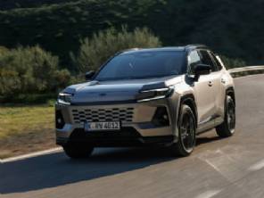 Novo Toyota RAV4 PHEV chega � Europa antes do Brasil; saiba o que muda
