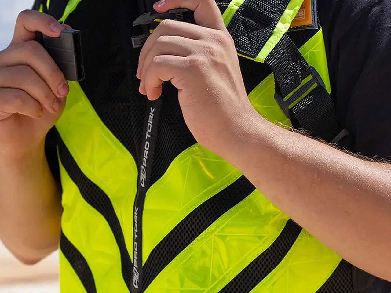 Projeto de lei quer aumentar a segurança de motoristas em paradas de emergência Projeto de lei quer aumentar a segurança de motoristas em paradas de emergência
