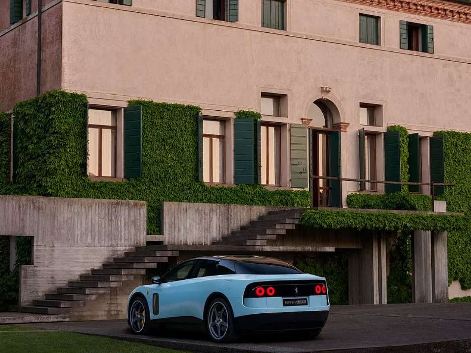 Ferrari�Luce 2027 - �ngulo traseiro