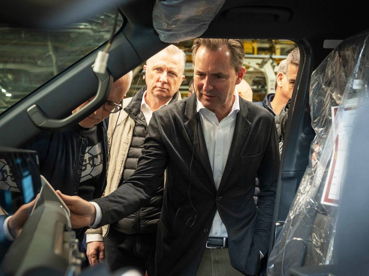 Thomas Shäfer, CEO da Volkswagen, confere unidades pré-série da nova Amarok Thomas Shäfer, CEO da Volkswagen, confere unidades pré-série da nova Amarok