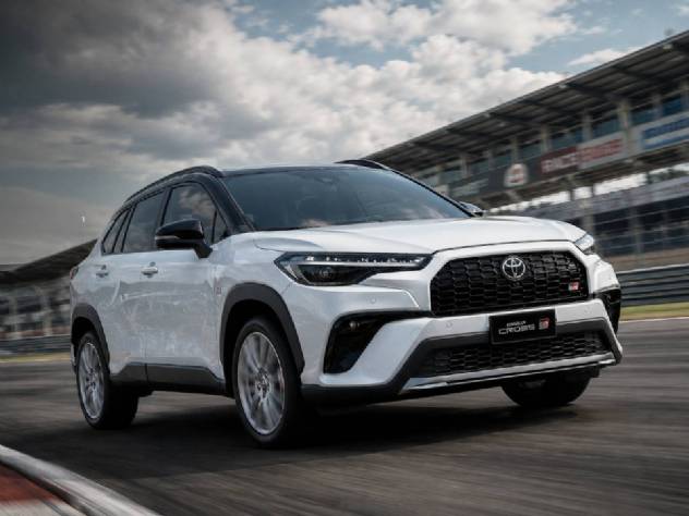 Toyota Corolla Cross chega � linha 2027; veja pre�os e o que muda no SUV