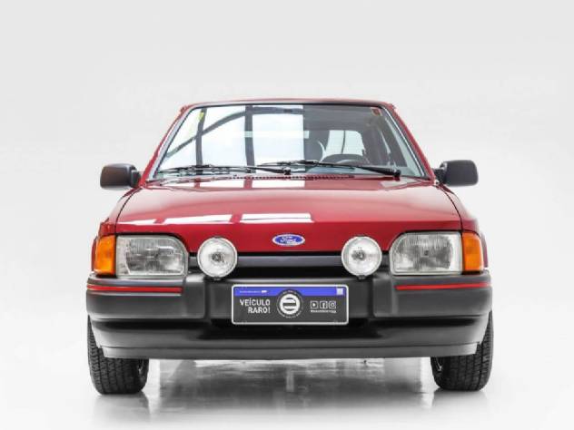 Ford Escort XR3 Vermelho Magenta de quase 40 anos rodou pouco; veja pre�o da raridade