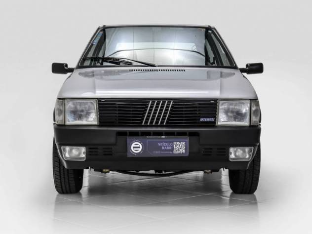 Fiat Uno 1.5R Cinza Argento ficou guardado por mais de 30 anos; saiba quanto vale