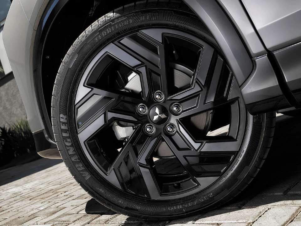 Mitsubishi�Eclipse Cross 2027 - rodas