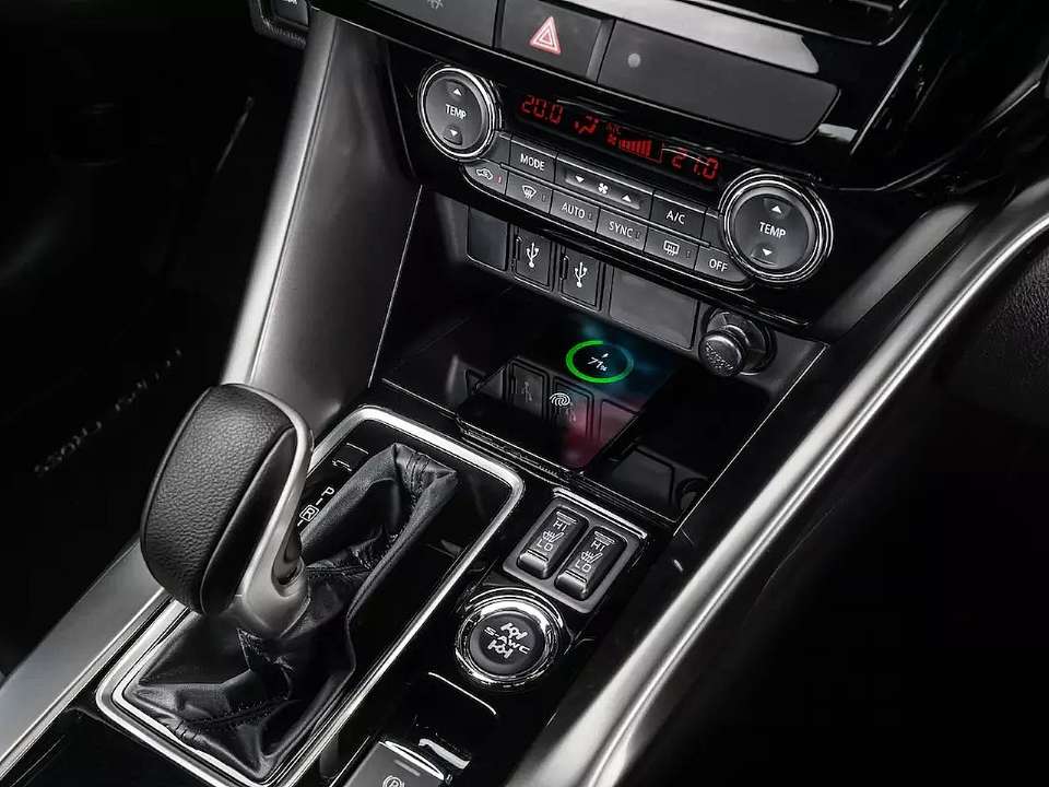 Mitsubishi�Eclipse Cross 2027 - c�mbio