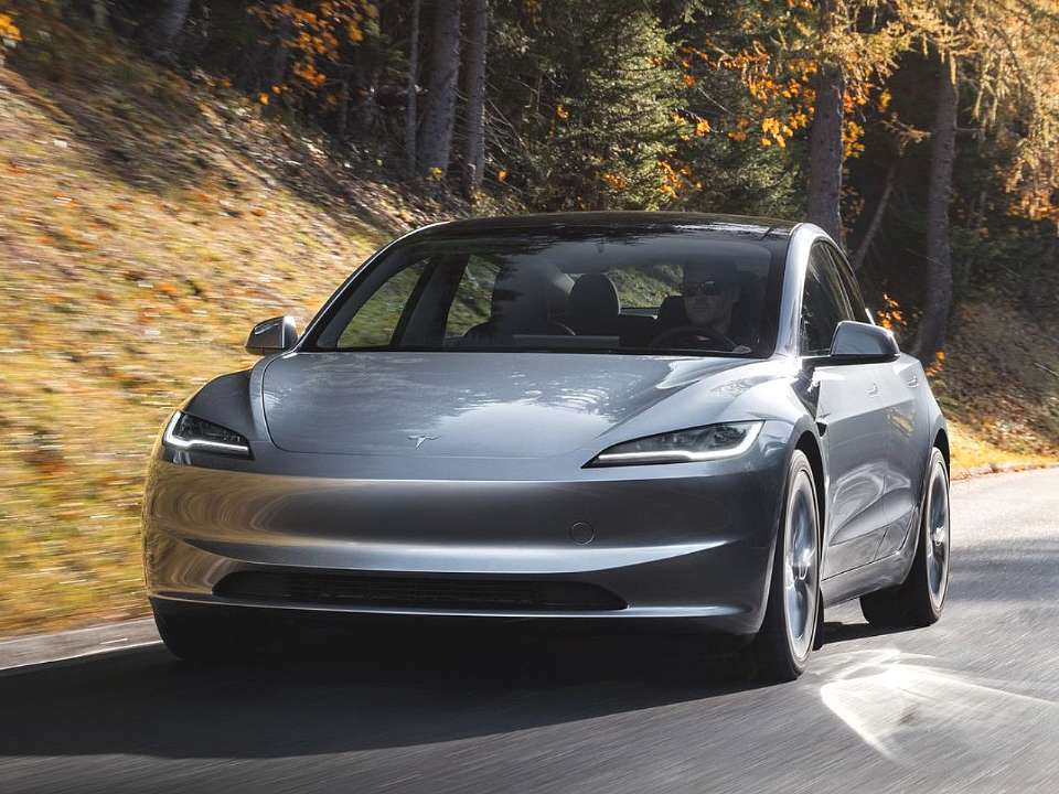 Tesla�Model 3 2026 - �ngulo frontal