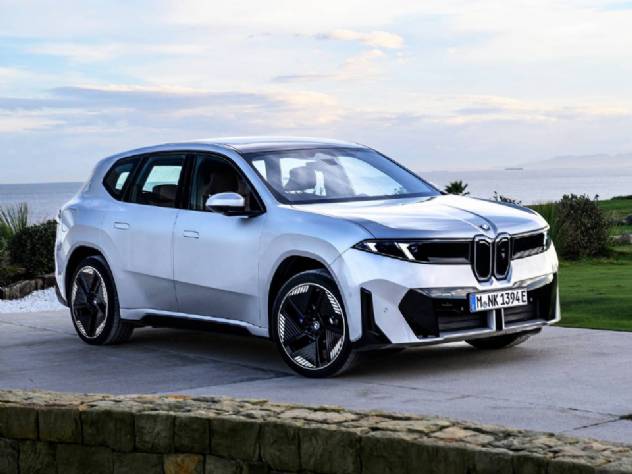 BMW iX3 chega com at� 570 km, a maior autonomia entre os el�tricos da marca; veja pre�o