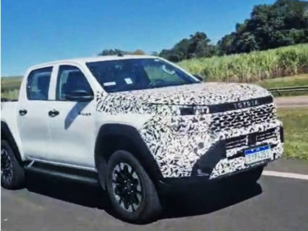 Toyota Hilux da nova gera��o � flagrada pela primeira vez no Brasil