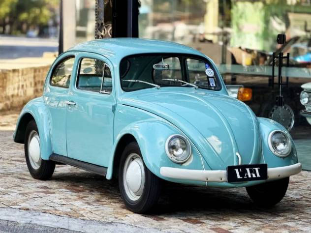 Fusca 'P� de Boi' de 60 anos Azul Pastel brilha como novo; veja pre�o da raridade