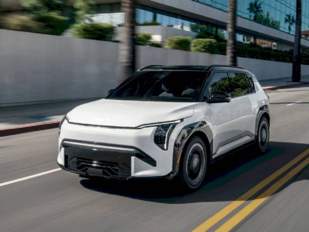Kia EV3 come�a a ser fabricado no M�xico antes de chegar ao Brasil; veja pre�o