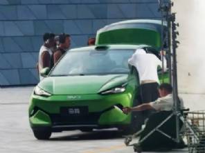 Novo hatch da BYD maior que Dolphin Mini � visto antes da estreia; saiba quando chega