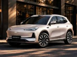 Geely lan�a EX5 2027 na China depois do in�cio da produ��o do h�brido no Brasil; veja o que muda
