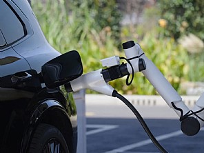 Geely diz que carrega carro el�trico em menos tempo que um caf�; saiba como funciona