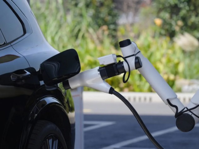 Geely diz que carrega carro el�trico em menos tempo que um caf�; saiba como funciona