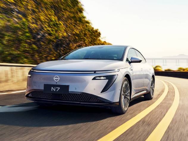 Nissan registra novo sed� rival de Corolla e King no Brasil; saiba quando chega