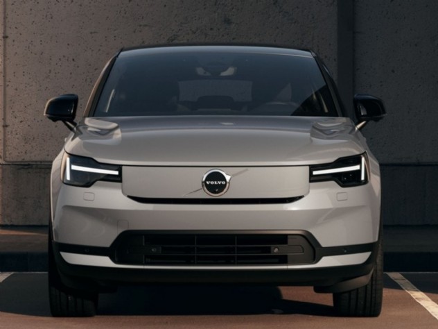 Volvo XC40 chega � linha 2027 com novidades; saiba o que muda no SUV