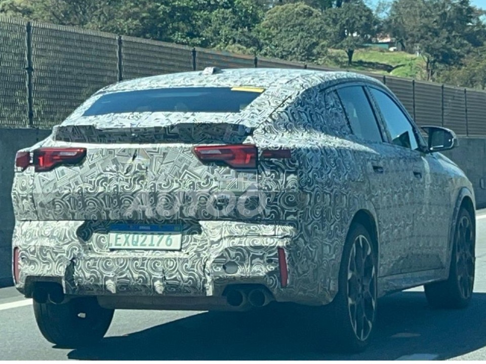 BMW�X2 2027 - �ngulo traseiro