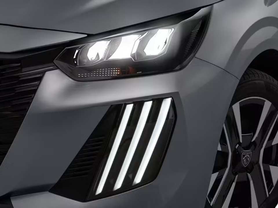 Peugeot�208 2027 - far�is